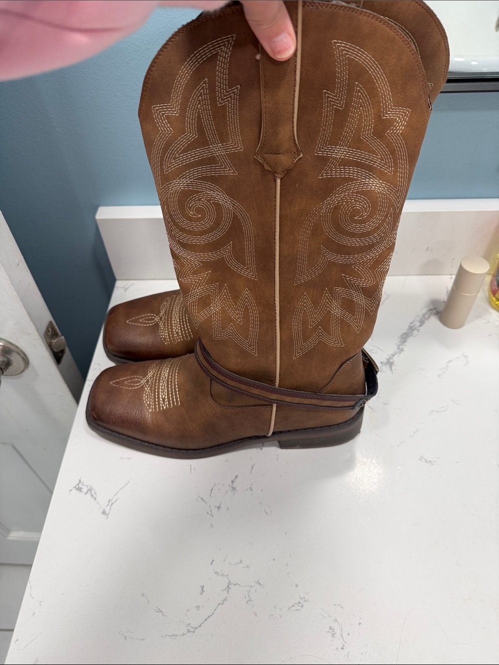 Womens Brown Western Cowboy Boots with Embroidered Stitching